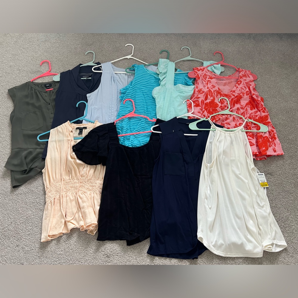 Bundle of 9 tops/blouses/tanks of various brands/sizes